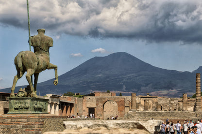 Rome-Naples-Pompeii-Outlet Tour in 4 days